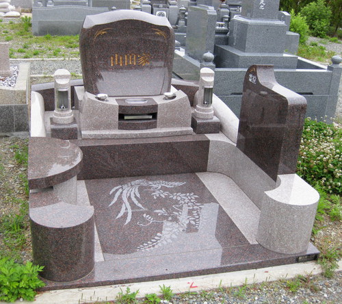 匠の技で創りあげたハンドメイドのオリジナルデザイン墓石　[神戸市立鵯越墓園]