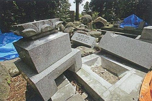 地震でお墓が倒れ修復してもらったが、余震でまた倒れた②お墓の耐震性と安全性【石屋の法律相談】