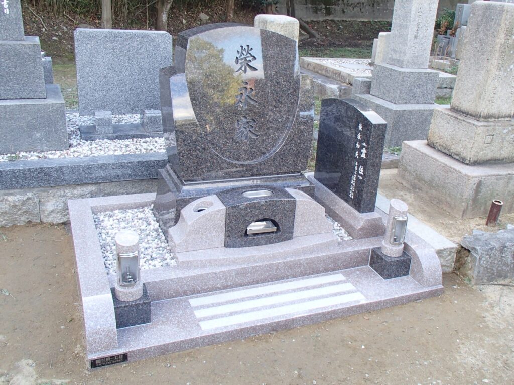【デザイン墓石】ニューマホガニー+G663