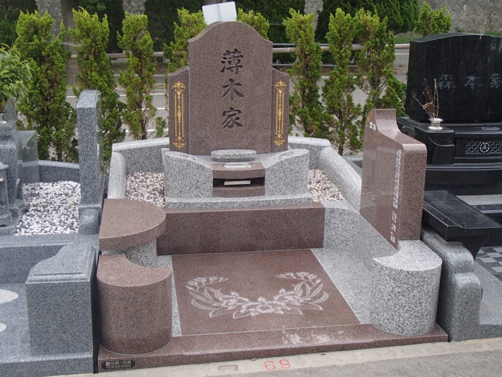 【デザイン墓石】中国マホガニー+G623