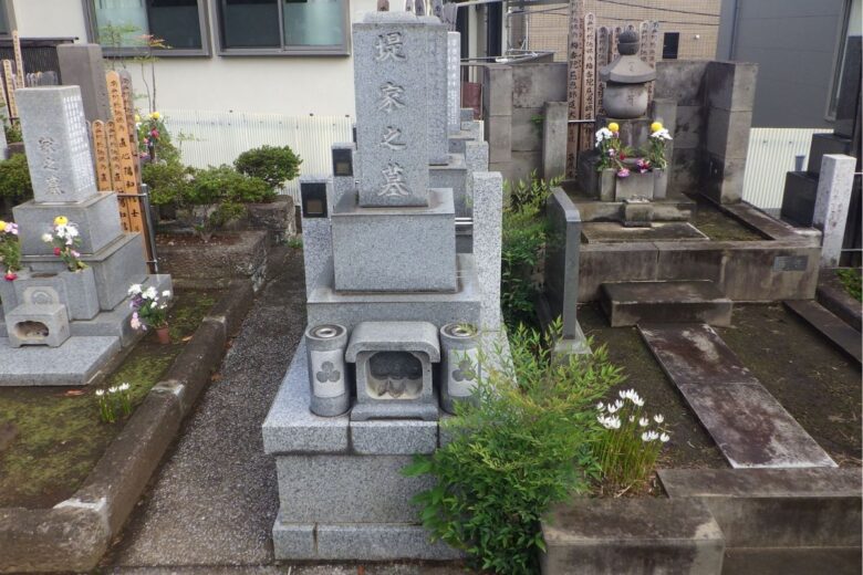 同墓地に建立されていた旧墓所。